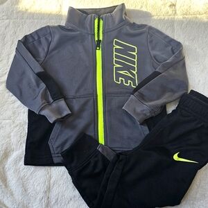 NWOT Nike 18M Boys 2-Piece Set